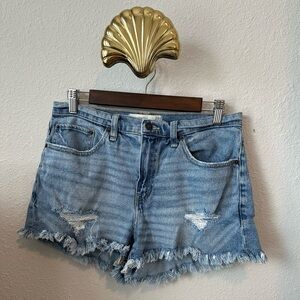 Abercrombie and Fitch midrise boyfriend short size 29 | 8